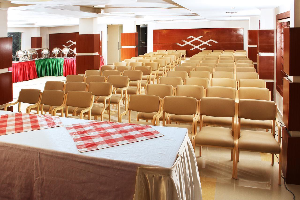 Parassinikkadavu Hotel Polariz מראה חיצוני תמונה