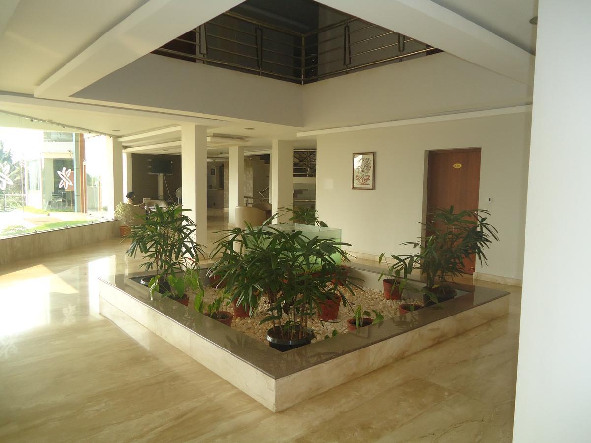 Parassinikkadavu Hotel Polariz מראה חיצוני תמונה