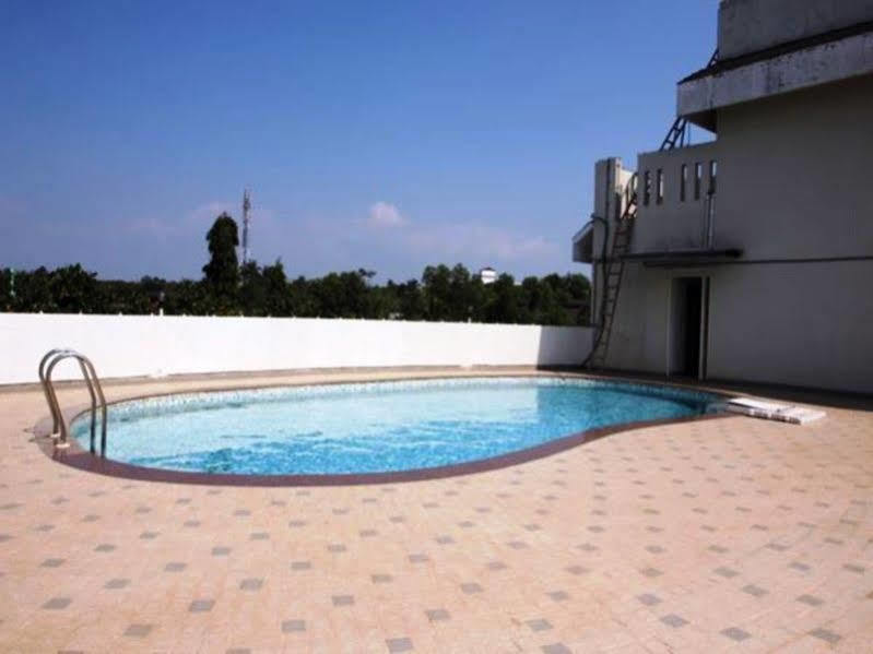 Parassinikkadavu Hotel Polariz מראה חיצוני תמונה