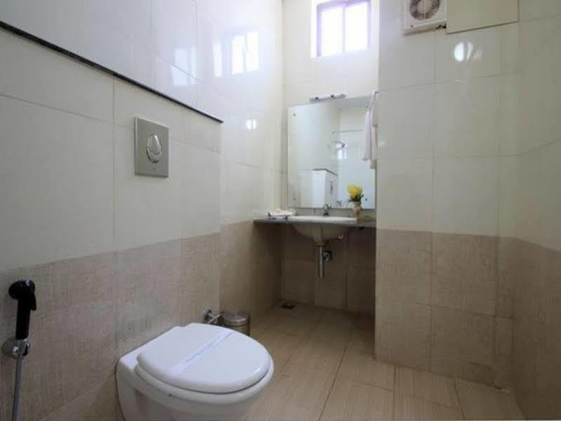 Parassinikkadavu Hotel Polariz מראה חיצוני תמונה